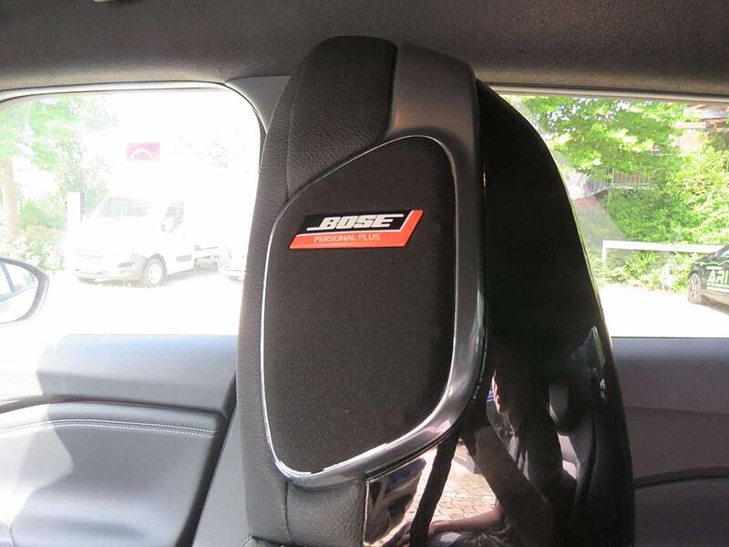 Nissan Juke Tekna 1,0 DIG-T 114PS 6Mt mit Bose Soundsystem