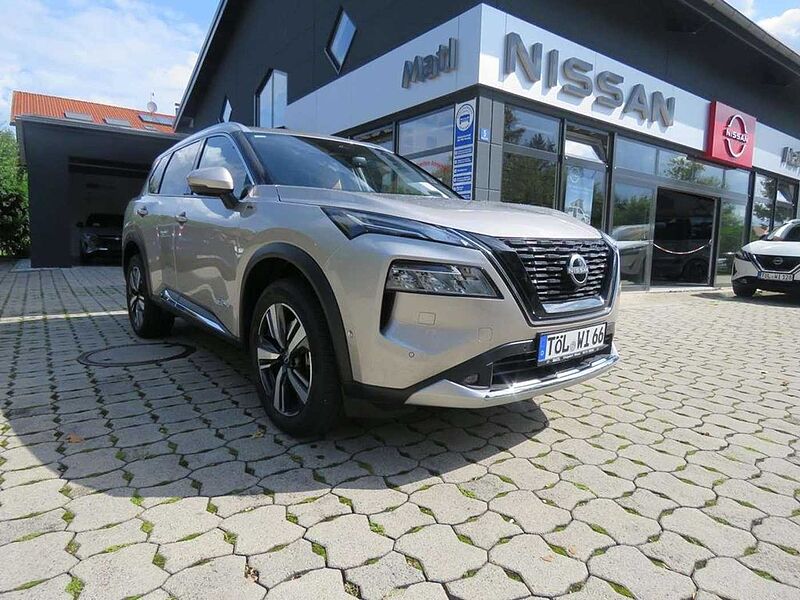 Nissan X-Trail e-4ORCE Tekna+ 1,5 VCT 213PS mit Schiebedach