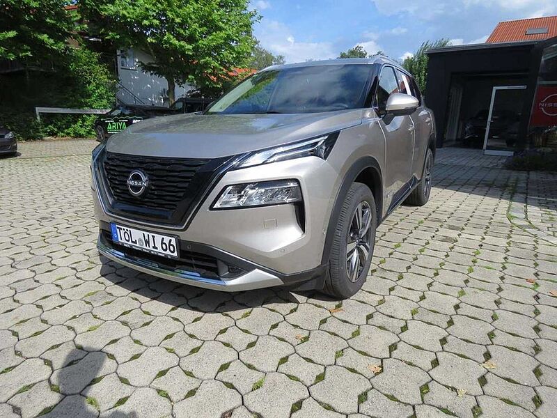 Nissan X-Trail e-4ORCE Tekna+ 1,5 VCT 213PS mit Schiebedach