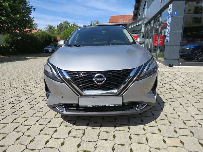 Nissan Qashqai N-Connecta 1,3 DIG-T 6MT 158PS mit Glasdach