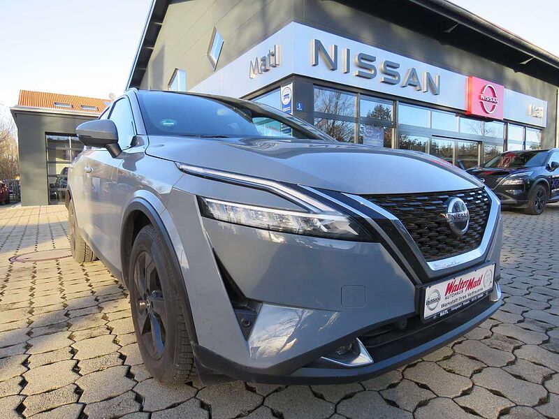 Nissan Qashqai Tekna+ 1,3 DIG-T 158PS Xtronic 4x4 mit AHK