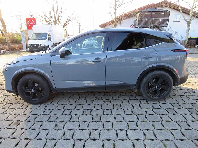 Nissan Qashqai Tekna+ 1,3 DIG-T 158PS Xtronic 4x4 mit AHK