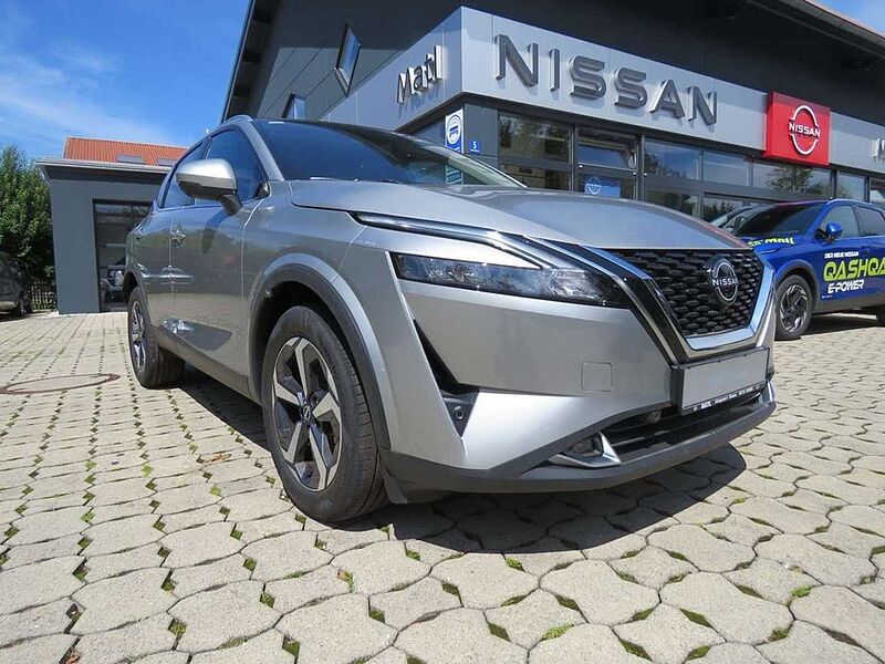 Nissan Qashqai N-Connecta 1,3 DIG-T 6MT 158PS mit Glasdach